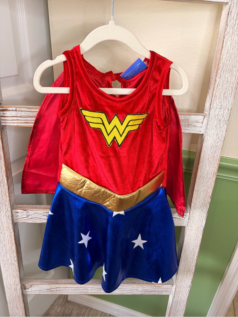 💙 Wonder Woman Girls Costume Dress Cape No Size (approx girls size 4-6 / S)